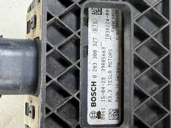 Tesla Model S Radarsensor OEM 39R05663 - Gebraucht image 4