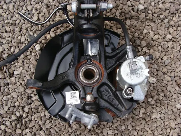 Sospensione anteriore sinistra completa Seat Ibiza V (KJ) 2024 OEM image 3