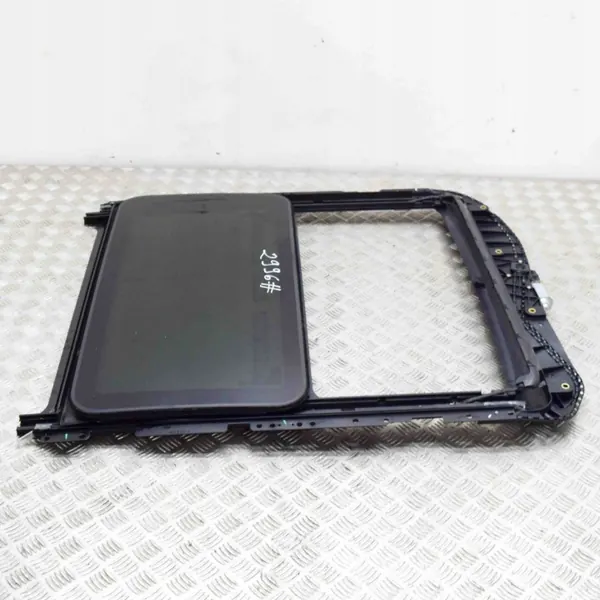 Toit Ouvrant Maserati Ghibli OEM 06700446370 Occasion image 3