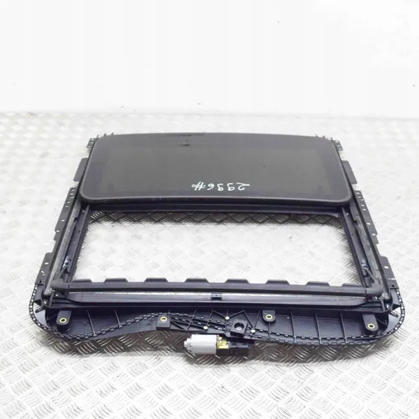 Toit Ouvrant Maserati Ghibli OEM 06700446370 Occasion image 5