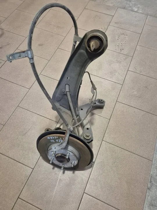 KIA Ceed III vasen taka-akselinivel OEM ODO9301 image 2