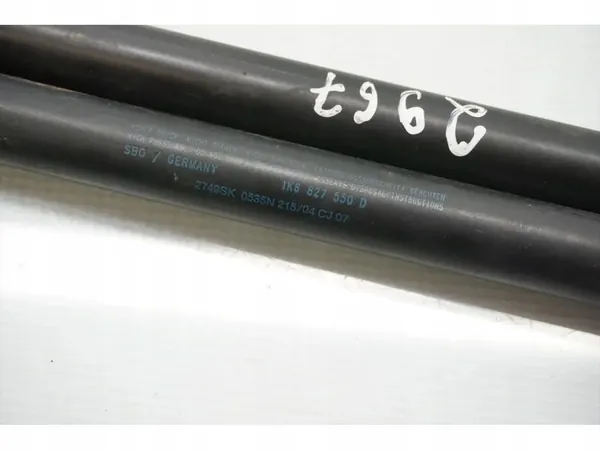 VW Golf Takaluukun iskunvaimennin 2005 1K6827550D image 3