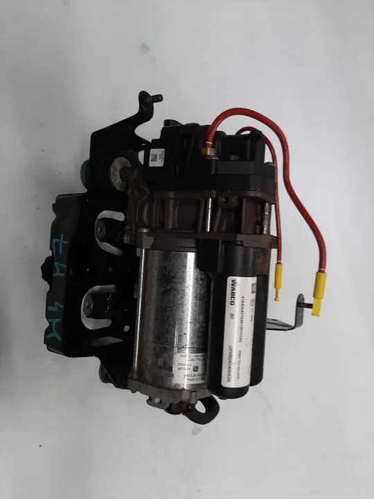 Audi Q7 Fjädringskompressor OEM 4M0616005H image 2