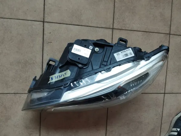 Vasen Xenon Ajovalo Volvo S60 V60 II 2013-2018 31420253 image 2