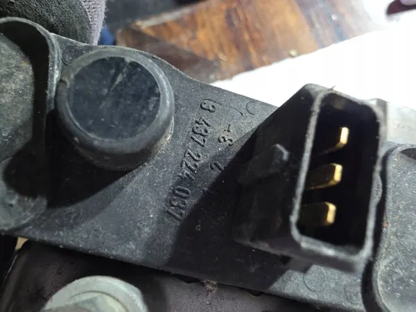 Distribuidor de combustível OEM 3437224037 para Audi 80/90 B3 image 2