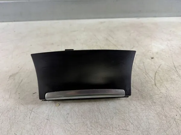 Aschenbecher Citroen DS5 OEM 9670767177 - Gebraucht image 2