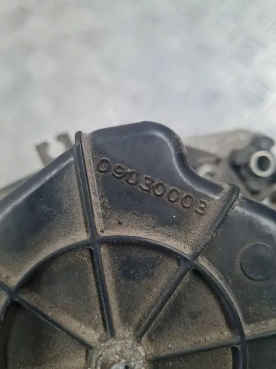 Fuel Pump CITROËN C2 1.4L 2003 OEM 09030003 image 1