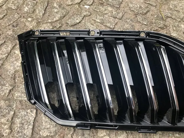 SKODA SUPERB III Grill Front Chrome 3V0853653A image 3