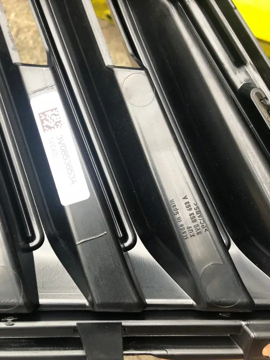 SKODA SUPERB III Grill Front Chrome 3V0853653A image 4