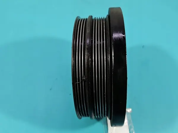 Poulie vilebrequin OEM 7793882 pour BMW E90 2.0D image 4