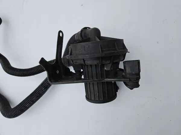 Toissijainen ilmavesipumppu Audi A6 C7 A7 4G 3.0T image 3