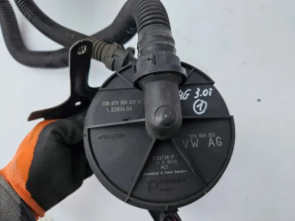 Toissijainen ilmavesipumppu Audi A6 C7 A7 4G 3.0T image 5