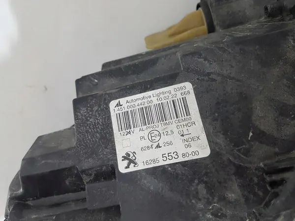 PEUGEOT 308 II 2 T9 Lift Oikea Etuvalaisin OEM image 5