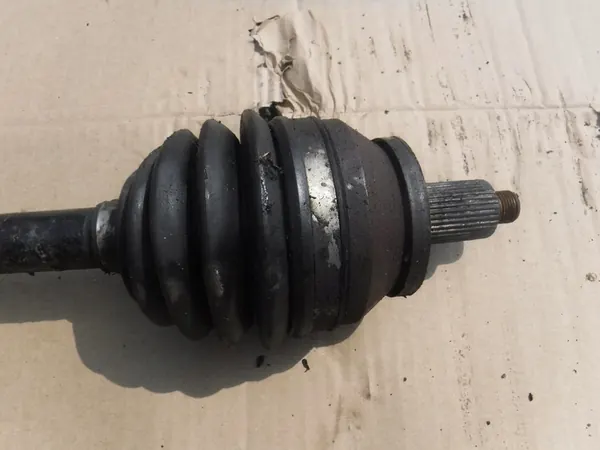 Vänster fram drivaxel VW Audi Skoda image 4