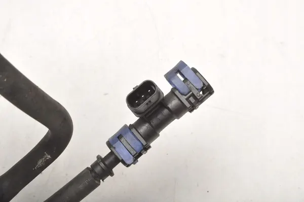 VOLVO S80 II V70 III 2.0 D4 Sensor de Pressão de Combustível 31372030 image 3