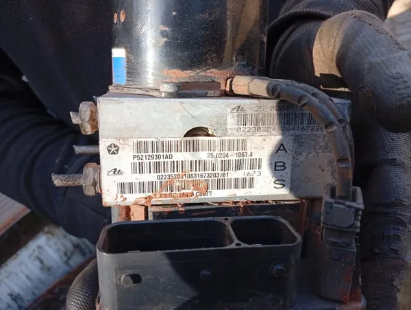 Módulo Bomba ABS Jeep OEM 56041821AB - Usado image 3