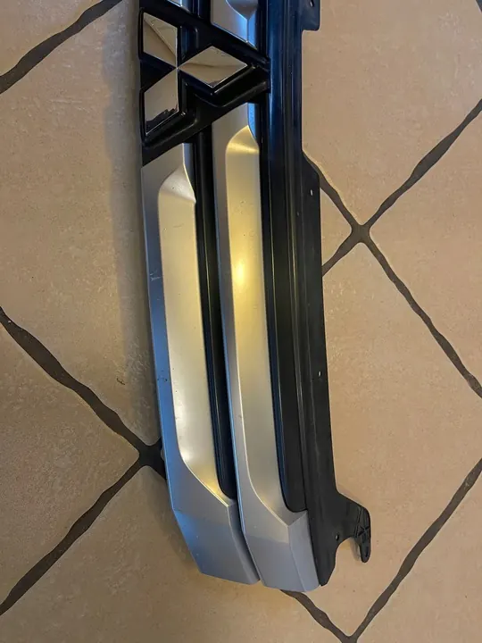 Mitsubishi Outlander 2014 Grill Original -8988 image 3