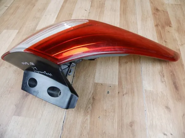 Hyundai i30 (2012-2017) Luz trasera izquierda exterior image 3