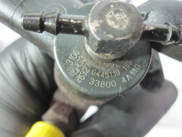 Inyector SORENTO SANTA FE 2.5 CRDI 0445110186 image 4