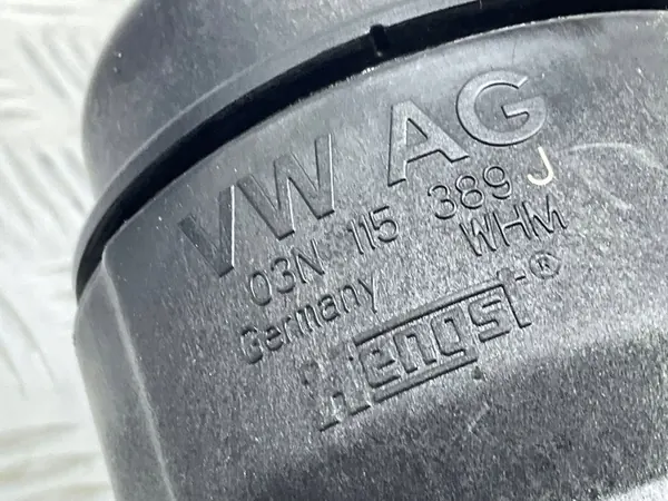 Oljefilterfäste AUDI Q5 (8R) 2.0L diesel 140kW image 4