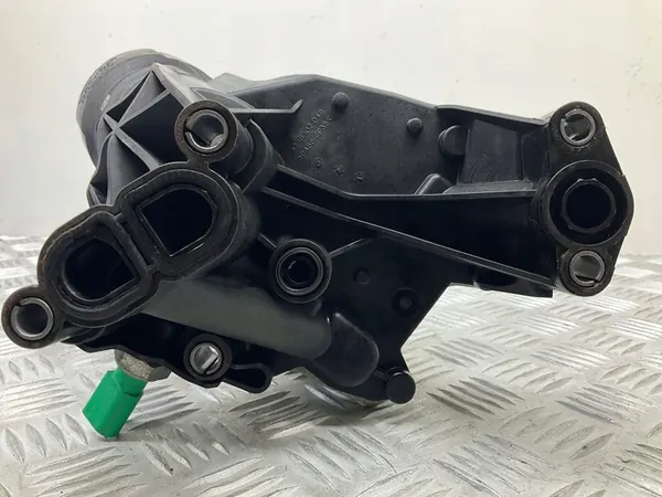 Oljefilterfäste AUDI Q5 (8R) 2.0L diesel 140kW image 7