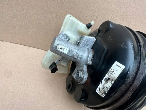 AUDI A6 C6 3.2 FSI Bromsservo Pump 4F0612105F image 5
