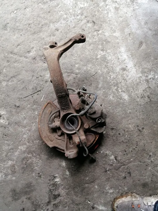 Mozzo sterzo anteriore destro VW Passat B5 image 2