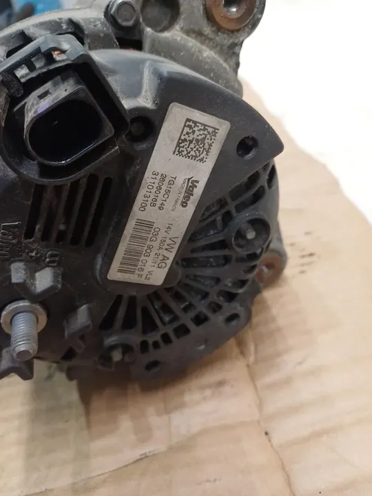 Vaihtovirtageneraattori Audi Q5 Quattro 2.0 TDI OEM 03G903016F image 2