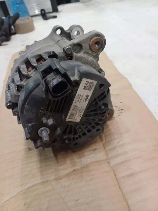 Vaihtovirtageneraattori Audi Q5 Quattro 2.0 TDI OEM 03G903016F image 3