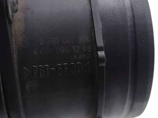 Mercedes-Benz Sprinter 3-T Ilmansuodattimen kotelo 2008 Van A0000902651 image 6