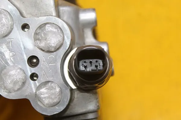 Kleppenverdeler OEM 7P5411851 Porsche image 7