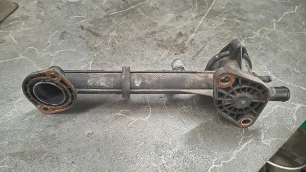 Carcasa de termostato Tubería de agua Kia Picanto I 2560002xxx image 3
