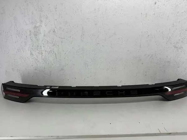 Porsche Cayenne 9Y0 Heck LED Mittelblende OEM 9Y0945081F image 2