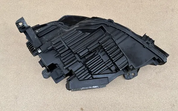 Oikea Etuvalaisin Peugeot 508 II Lift GT Line Full LED image 9