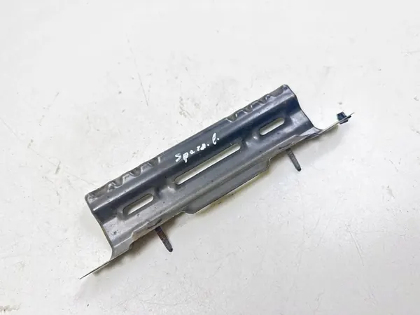 Support d'aile Toyota Urban Cruiser (XP110) 2009 MTL23802 image 1