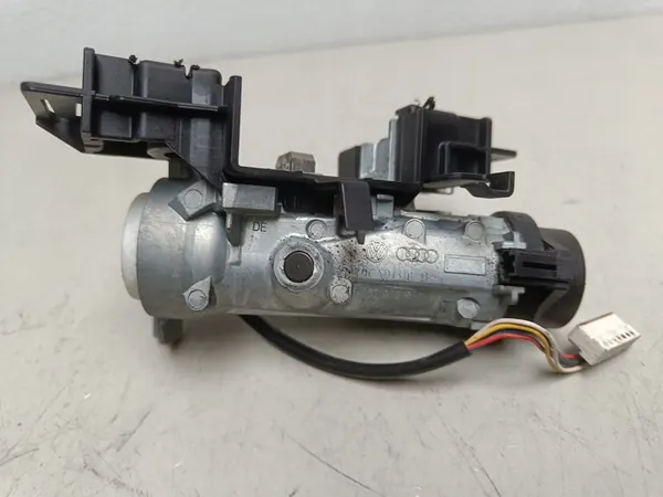 Skoda Octavia III mk3 2016 Sytytysavain 1.4 OEM 5Q0905865A image 4