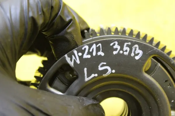 OEM 2720502408 Régulateur Aspiration Gauche W212 3.5B image 6