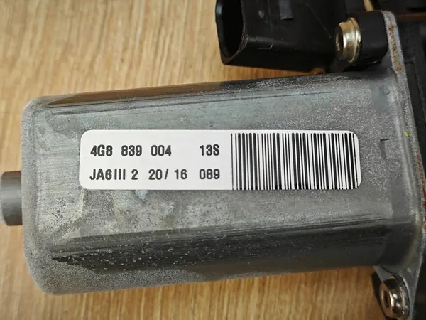 Atuador da Porta Traseira Direita Audi A7 C7 4G8839004 image 4
