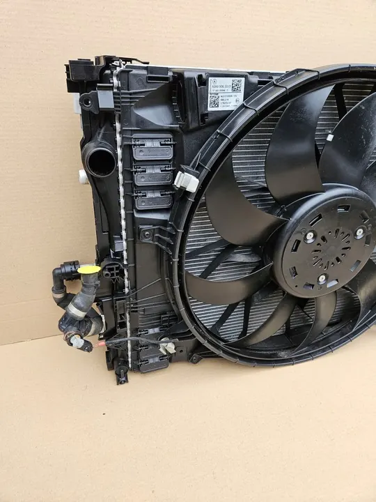 Complete radiatoren Mercedes CLS C257 CLS 400d 350d 300d image 3