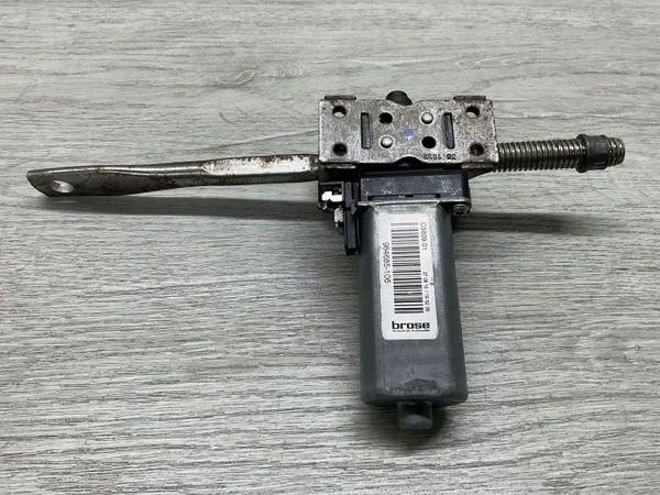 Istuinmoottori OEM 984685106 oikea etu Land Rover Evoque image 2