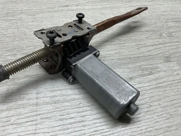 Istuinmoottori OEM 984685106 oikea etu Land Rover Evoque image 6