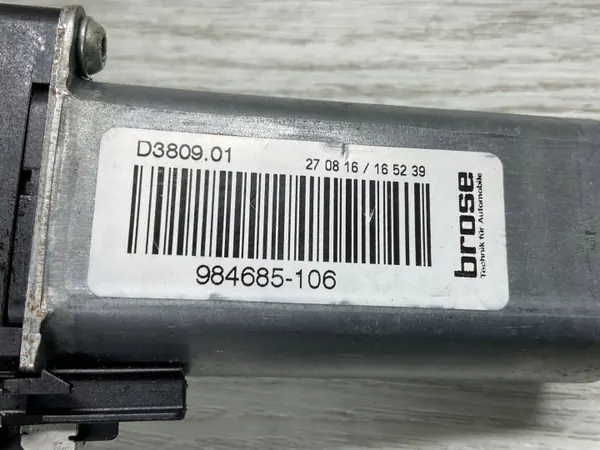 Istuinmoottori OEM 984685106 oikea etu Land Rover Evoque image 7