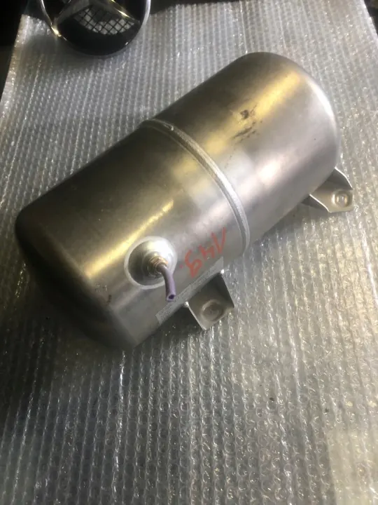 Audi A8 S8 Ilmajousitus säiliö OEM 4H0616203E image 2
