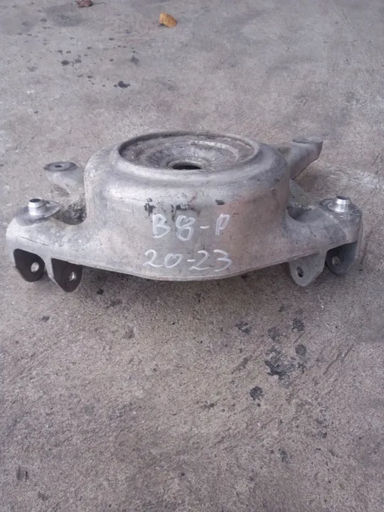 Audi A4 B8 A5 upper shock mount right front 8K0412384F image 2