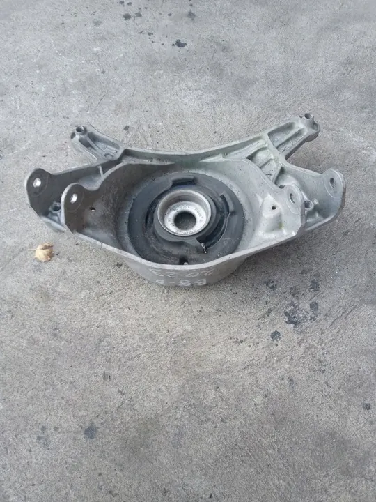 Audi A4 B8 A5 upper shock mount right front 8K0412384F image 5