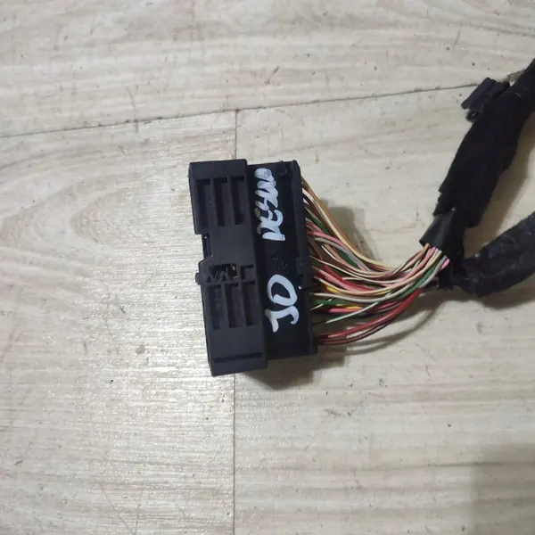 Dacia Sandero III Konsolfäste OEM 240363261R image 3