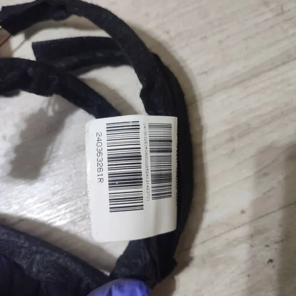Dacia Sandero III Konsolfäste OEM 240363261R image 4