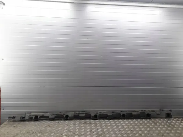 Mercedes-Benz drempelbevestiging OEM A1666900027 Gebruikt image 2