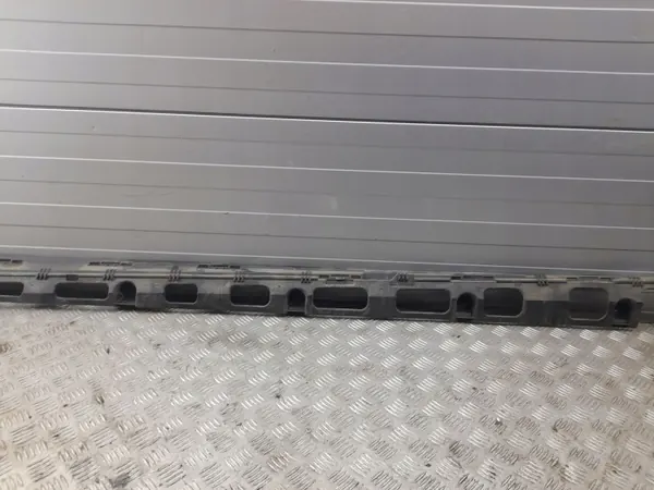 Mercedes-Benz drempelbevestiging OEM A1666900027 Gebruikt image 3