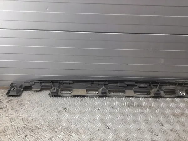Mercedes-Benz drempelbevestiging OEM A1666900027 Gebruikt image 9